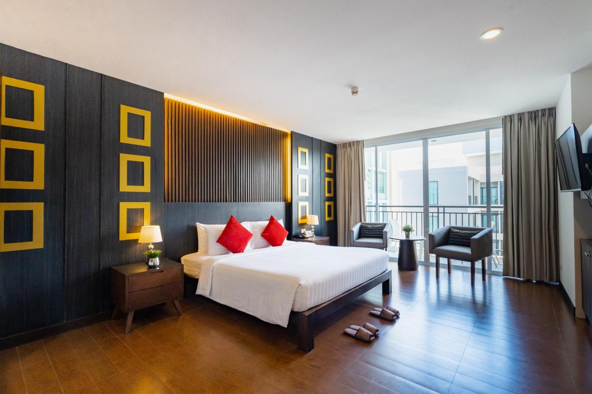 Hotel J Pattaya Bagian luar foto